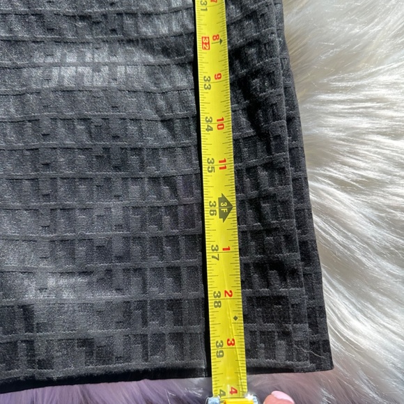 Gorgeous black on black print design dress pants - Excellent Condition!! - Picture 2 of 8